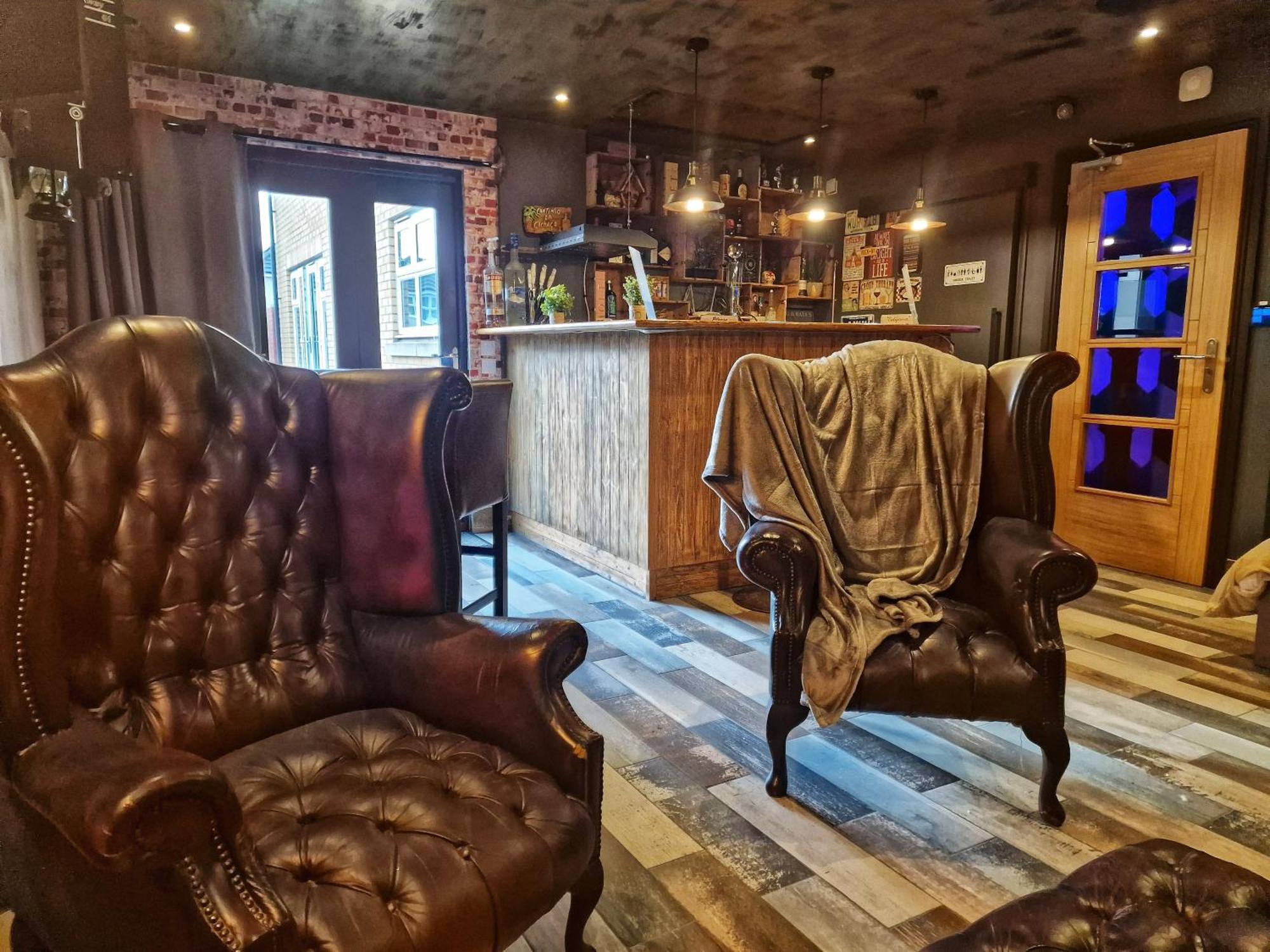 The Pub - Unique & Authentic Experience - Free Parking!, 5 Minutes From Airbus And The Mall Cribbs Бристоль Экстерьер фото