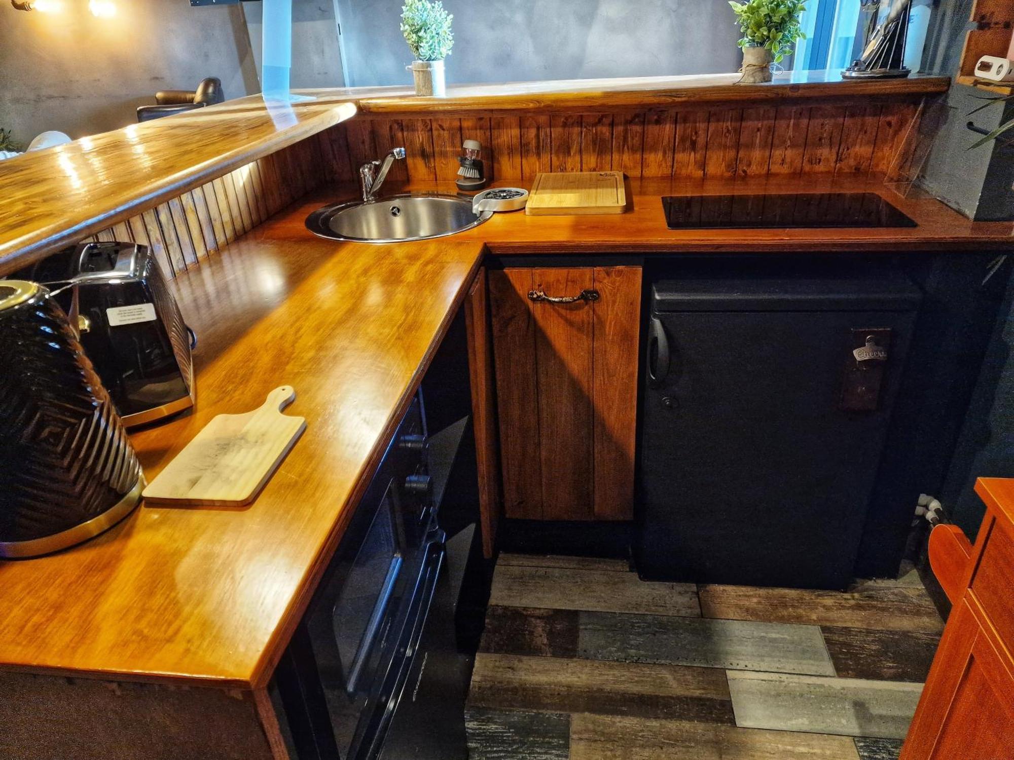The Pub - Unique & Authentic Experience - Free Parking!, 5 Minutes From Airbus And The Mall Cribbs Бристоль Экстерьер фото